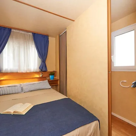 Holiday home Maxi Caravan Deluxe By Interhome Baia Domizia
