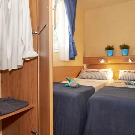 Maxi Caravan Deluxe By Interhome Baia Domizia